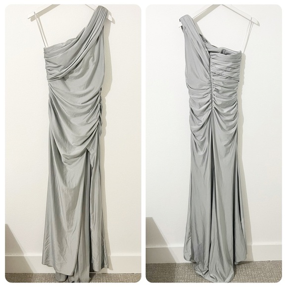 La Femme One Shoulder Ruched Gown
Dress Long Flormal Silver Women's Size 8 - Picture 2 of 7